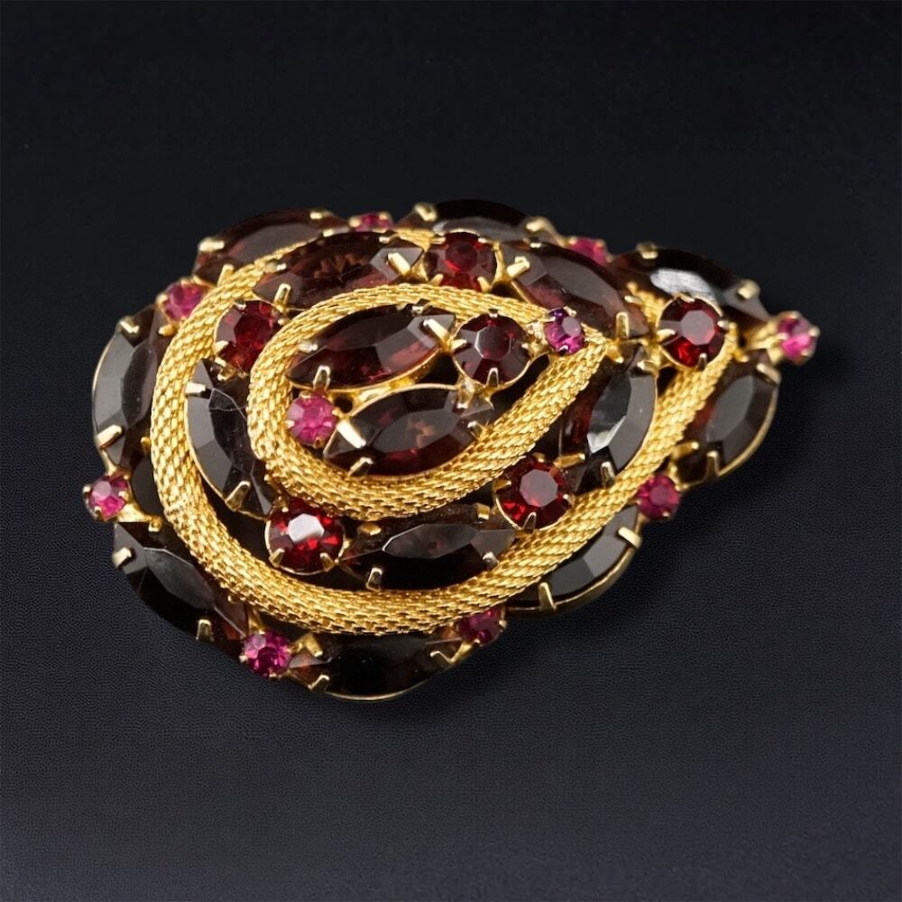 Vintage Gothic Glam Red Stone Rope Swirl Teardrop Brooch Gold Tone Statement Pin